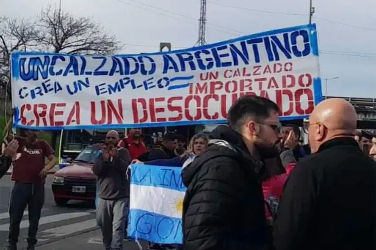 Se realizará un «zapatazo solidario» en defensa de la producción nacional
