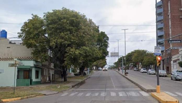 Secuestran un colectivo irregular que trasladaba a 40 pasajeros tras chocar a un móvil policial