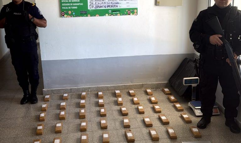 Secuestraron marihuana y cocaína tras un allanamiento en el barrio Industrial de Mocoretá
