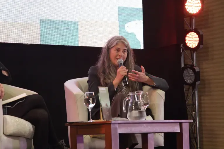 Selva Almada abrió la segunda jornada de la Feria Provincial del Libro