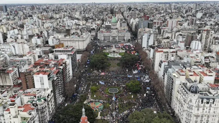 Semana caliente en el Congreso: debate por Ley de Tierras, Presupuesto, marcha y sesión para derogar el DNU 70