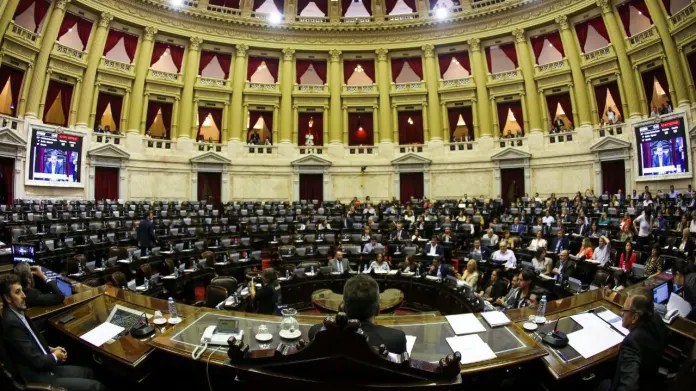 Sesiona Diputados: Gobierno va por ley de Propiedad Privada y oposición intenta con Discapacidad y morosidad