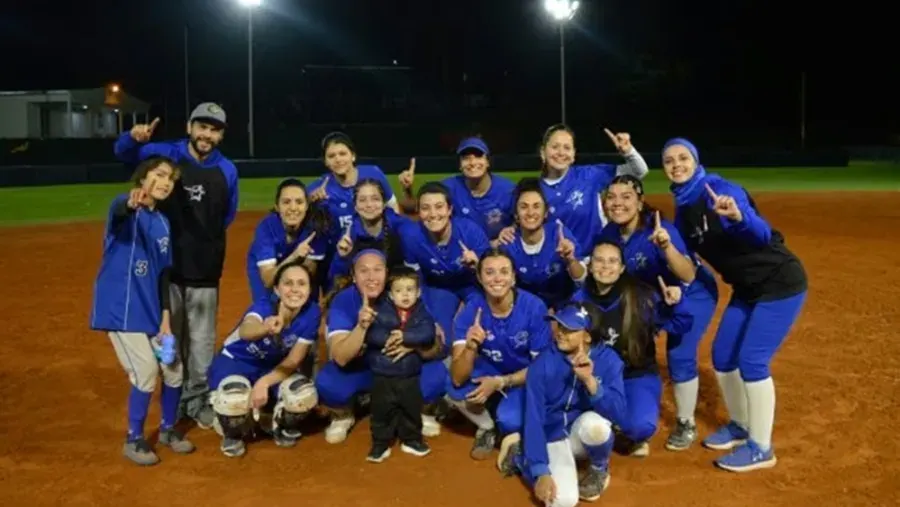 Sóftbol: CEF gritó campeón en Paraná y celebró su 10ª corona