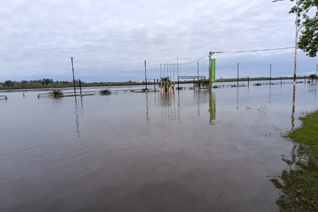 Sostienen el nivel máximo al que podría llegar el río en Concordia. Varía la altura del lago