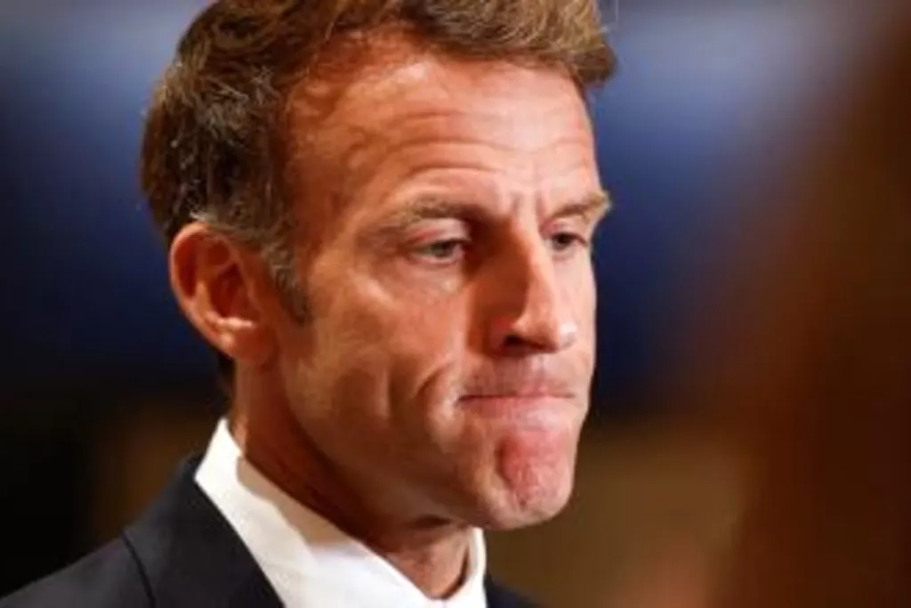 Toque de queda en París y justicia exprés: el Gobierno de Macron intenta contener una protesta social que desborda las calles