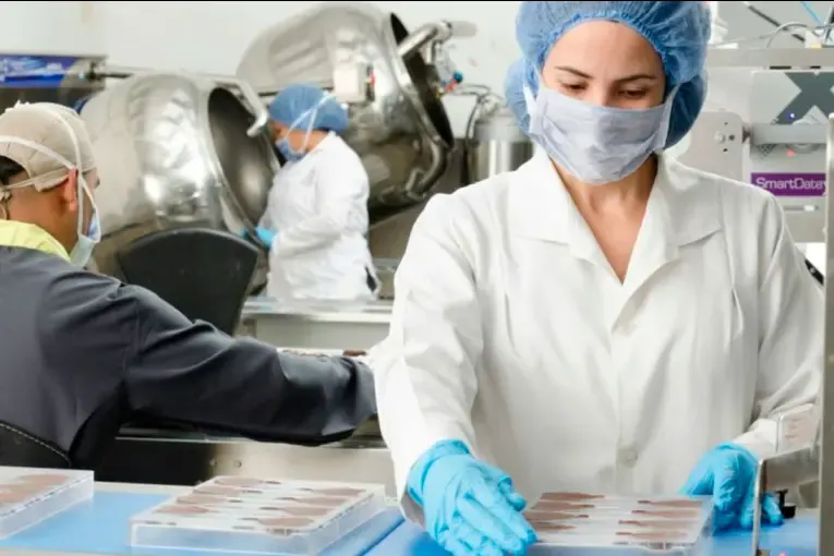 Trabajadores de la alimentación acordaron una suba del 7,35%: el básico inicial superará $1,5 millones