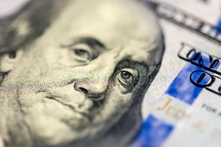 Tras su sexta escalada consecutiva, el dólar cerró la semana con un nuevo valor máximo