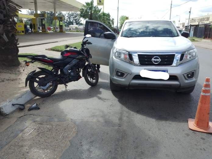 Tres personas hospitalizadas tras el choque entre dos motos y una camioneta