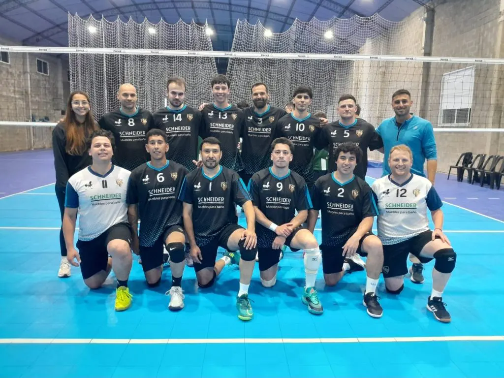 Triunfazo en el tie-break: La Primera Masculina de la Escuela Municipal de Vóley se quedó con el duelo ante Oro Verde