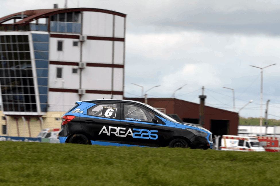 Turismo Pista: Spinella logró una importante victoria en la Clase 2