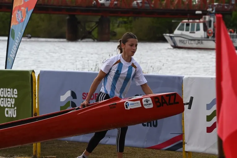 Un debut mundialista inolvidable para Camila Gómez Gusalli, acompañada por el aliento de su colegio