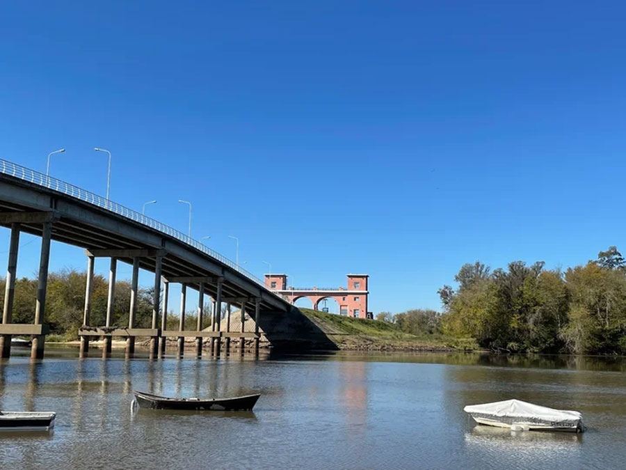 Un gendarme retirado y un efectivo de la Policía, evitaron que un joven se quitara la vida