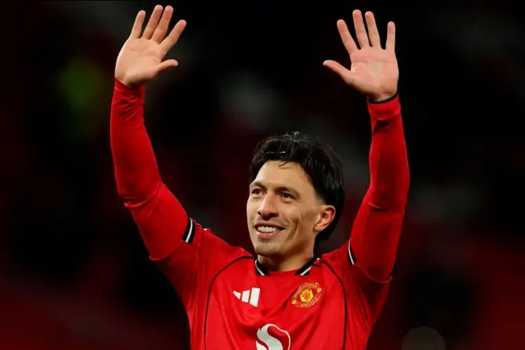 Un gigante europeo busca al entrerriano Lisandro Martínez tras su conflicto con el Manchester United