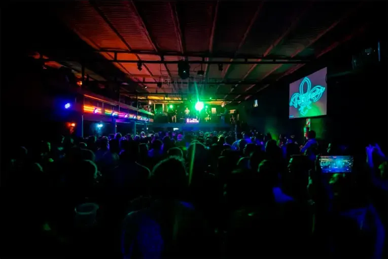 Un hombre de 69 años murió tras descompensarse en un salón bailable de Paraná