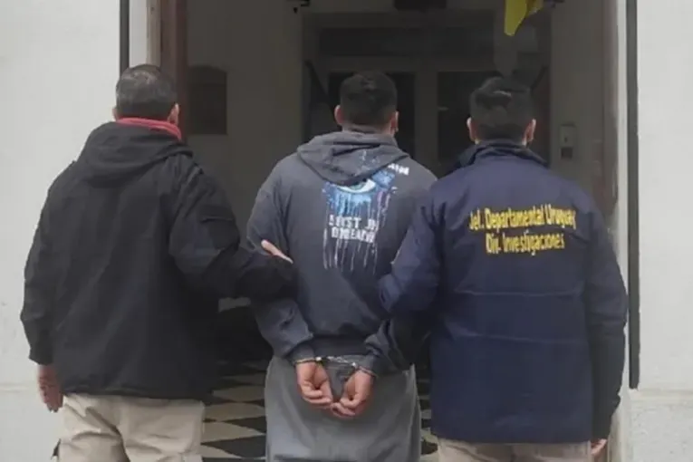 Un hombre fue detenido por el nuevo crimen: el hijo de 11 años presenció la discusión fatal