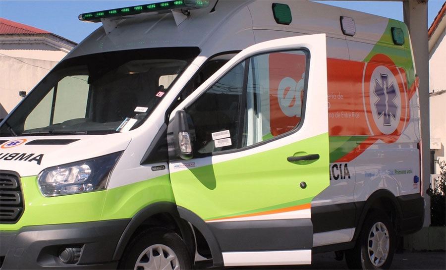 Un joven resultó con lesiones leves tras perder el control de su motocicleta