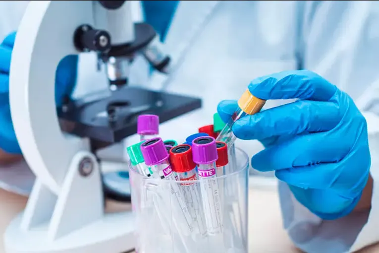 Un laboratorio con más de 40 años de historia frenó su producción y bloqueó el acceso a su planta