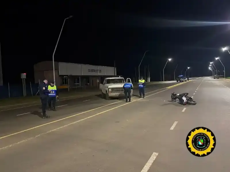 Un motociclista resultó herido tras chocar contra una camioneta