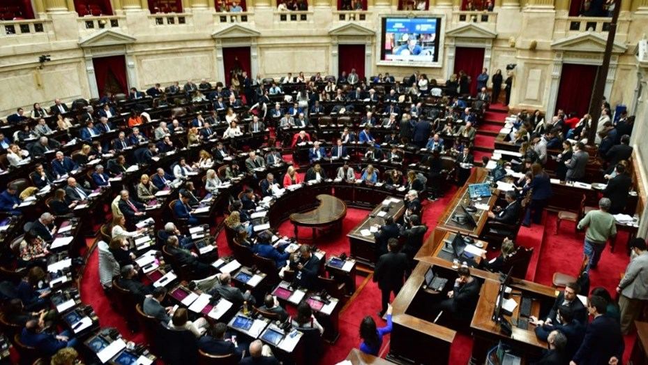 Una diputada propone “suspender” por un mes el sueldo de legisladores que insulten en el recinto