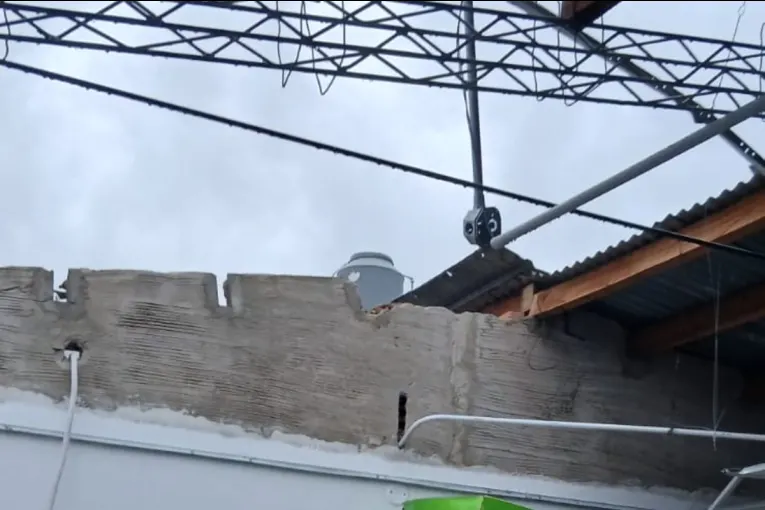 Una escuela de Concordia suspendió las clases tras sufrir daños por la tormenta