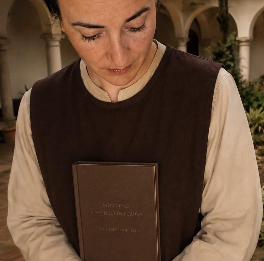 Una excarmelita cuenta cómo es el convento por dentro