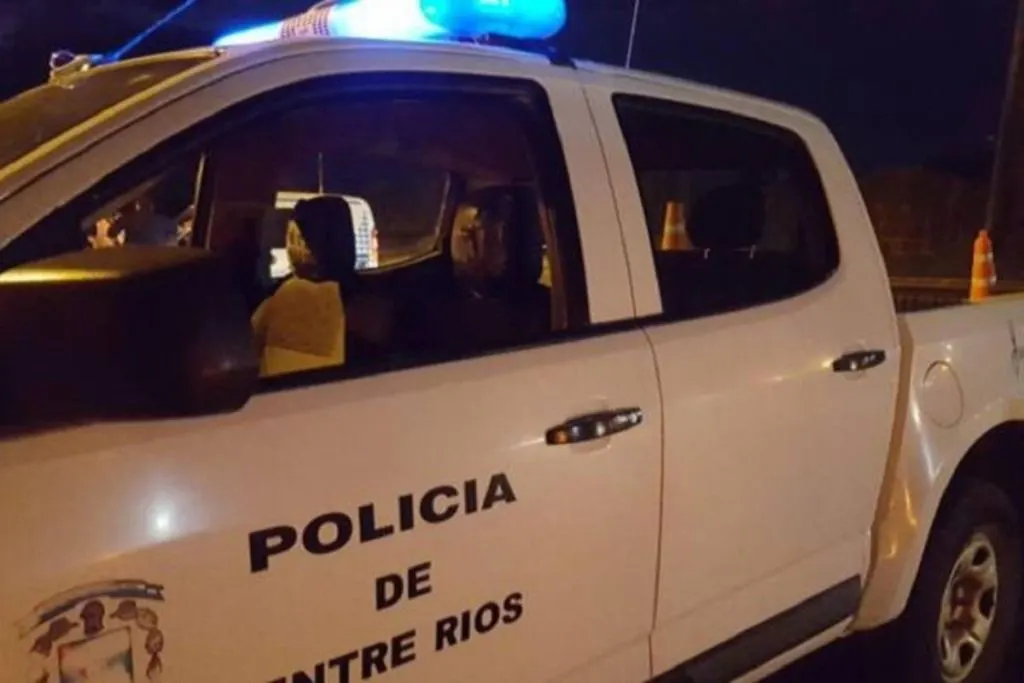 Una retroexcavadora rompió un caño de y cortaron de forma total la ruta N° 12