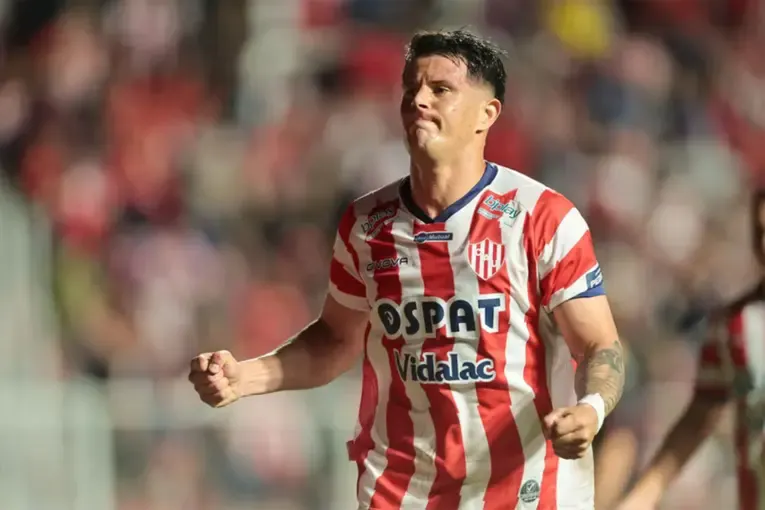 Unión remontó el partido y venció 3-1 a Estudiantes, que sintió el desgaste de la Libertadores