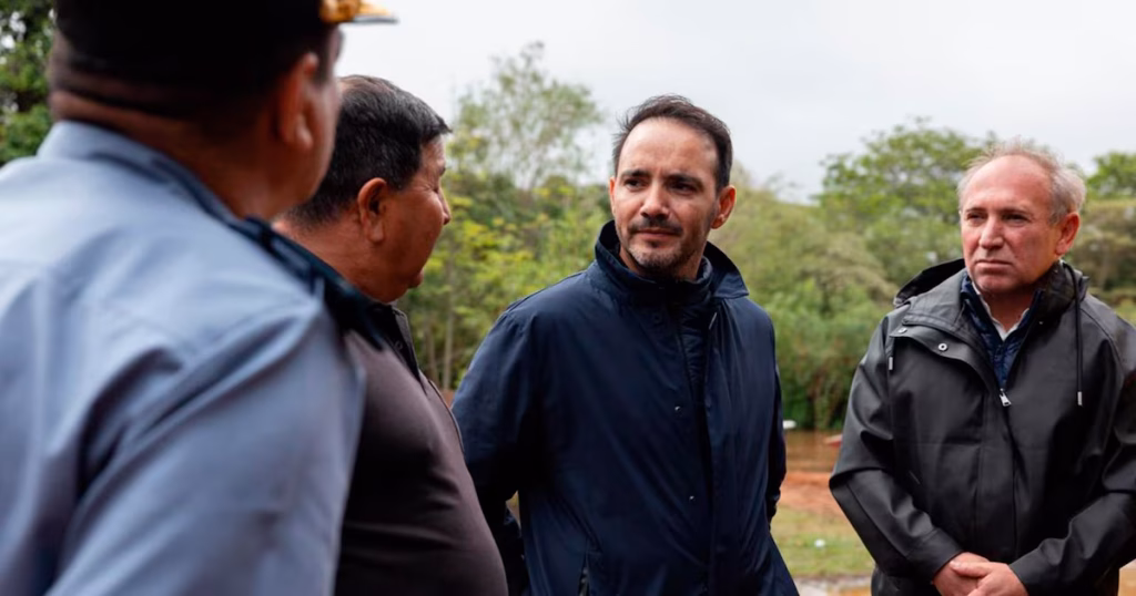 Valdés recorrió zonas inundadas y activó el COE en Corrientes