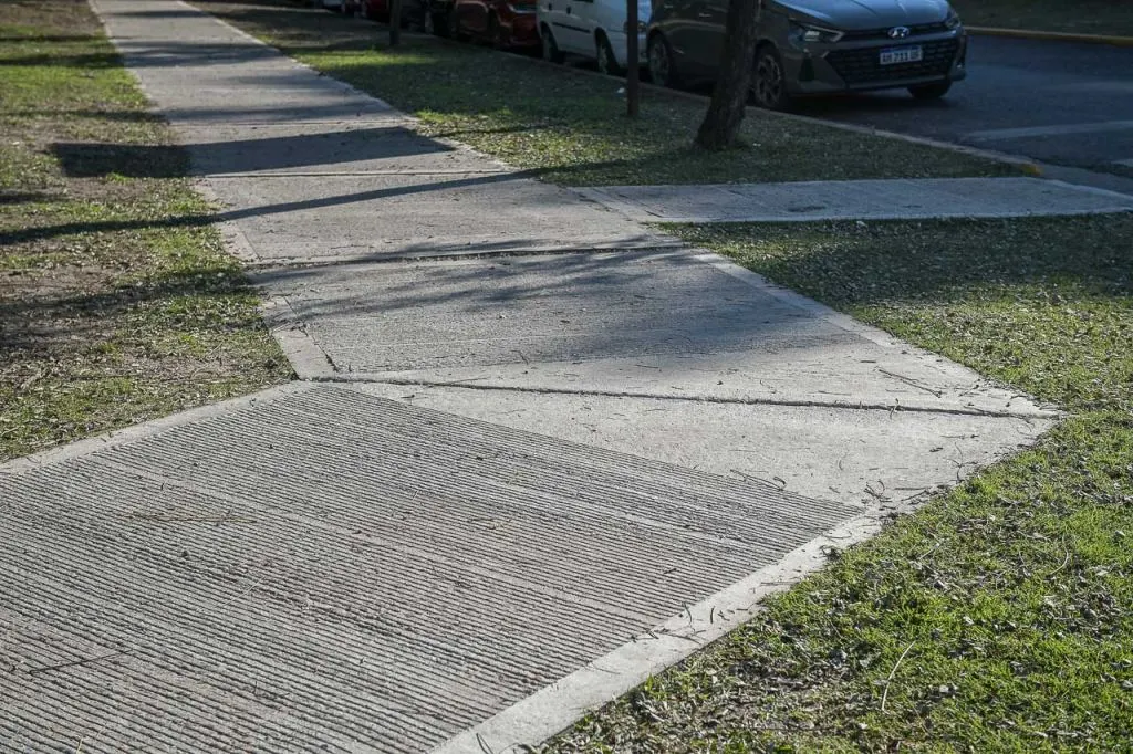 Veredas rotas: la Municipalidad de Paraná intimó a 190 vecinos para repararlas