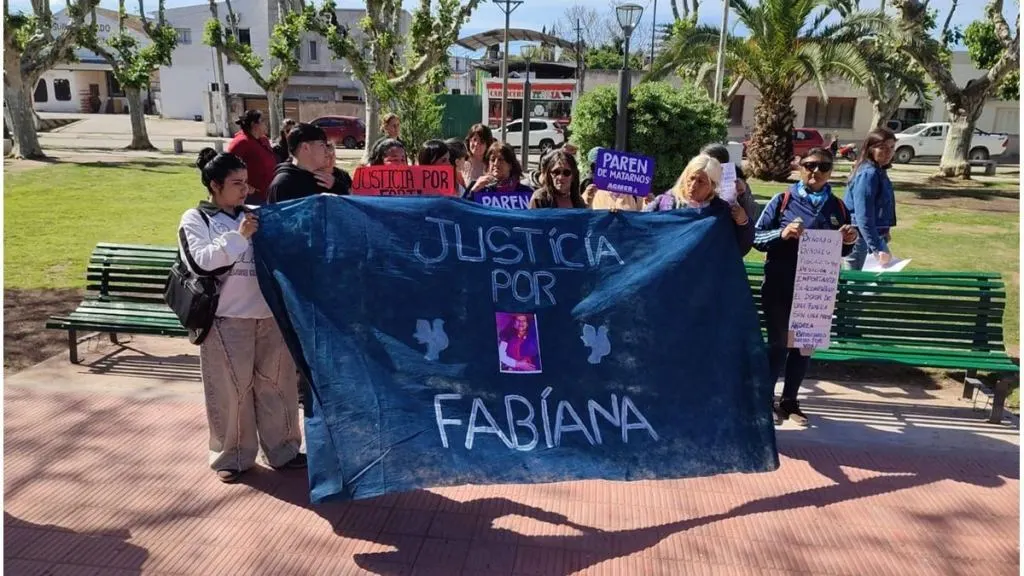 Victoria marchó para pedir justicia por el femicidio de Fabiana Bruselario