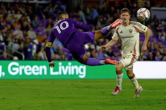 Video: El golazo de taco de Martín Ojeda en la MLS ya es candidato a gol del año