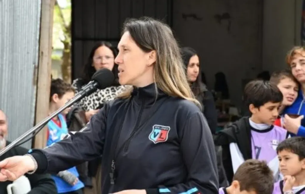 Villa Las Lomas inauguró su nuevo playón deportivo