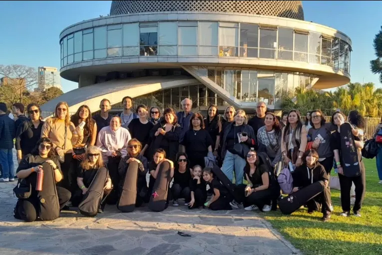 Violinistas concordienses participaron de un encuentro nacional donde rompieron el récord tocando juntos