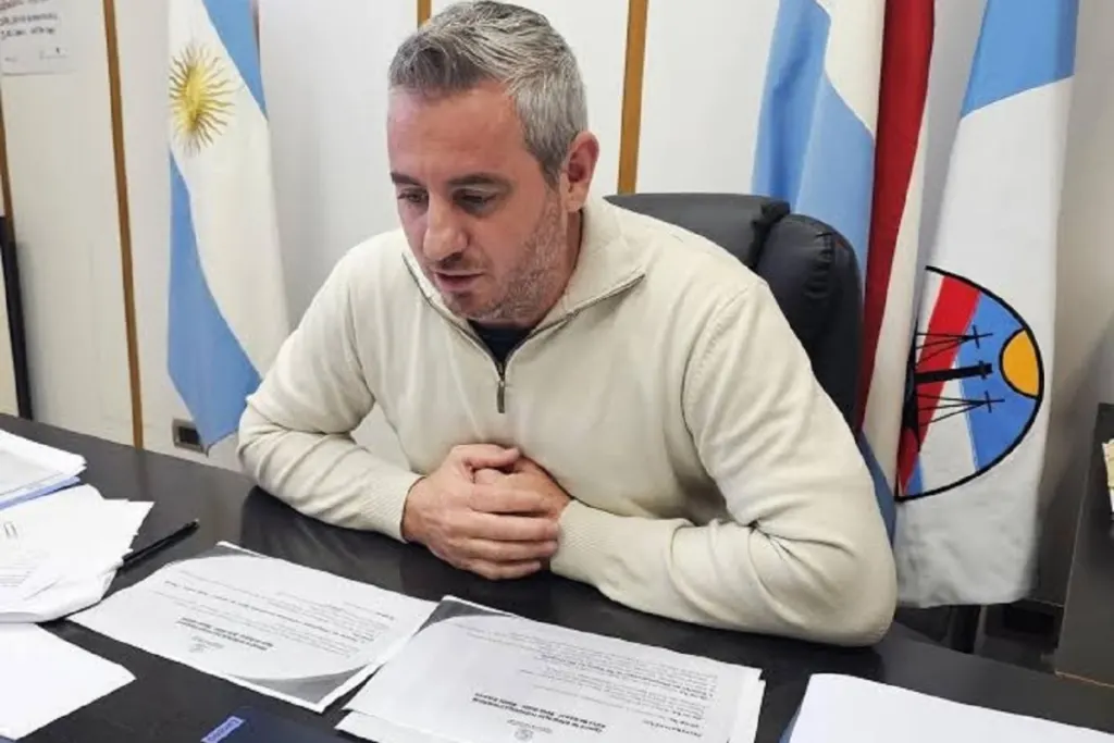 Walser vetó la ordenanza que cambiaba las condiciones del pago de obleas 2027. Dice que es “discriminatoria” y que busca desfinanciar al municipio