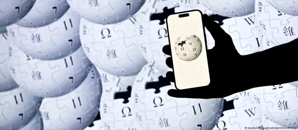 Wikipedia denuncia el ataque de agentes de IA “rebeldes”