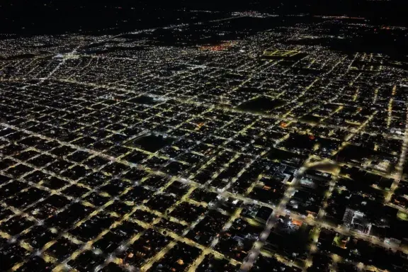 Ya funcionan más de 600 luces led en la zona norte