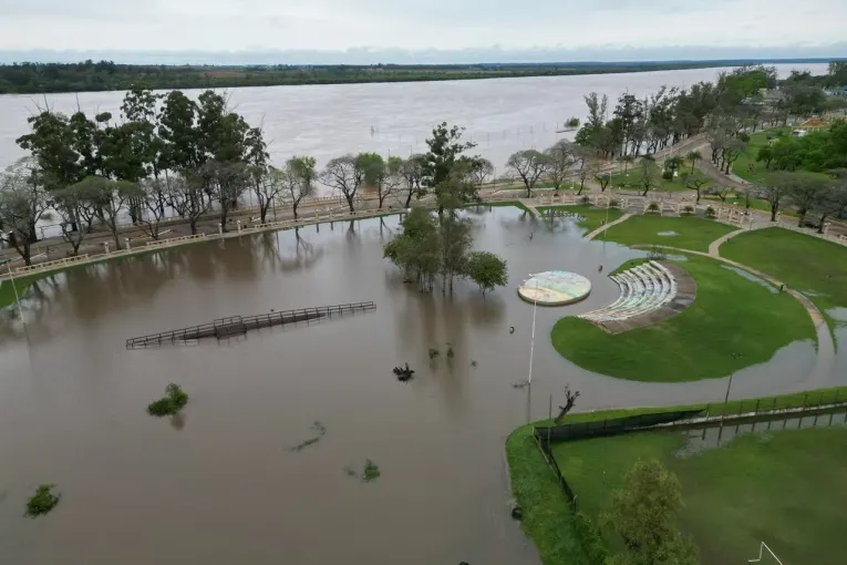 Ya son siete las familias evacuadas por la creciente del río Uruguay en Concordia