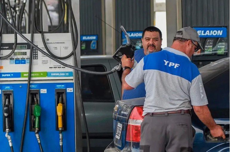 YPF anticipó qué pasará con el precio de la nafta y advirtió que no podrá bajarlo cuando caiga el petróleo