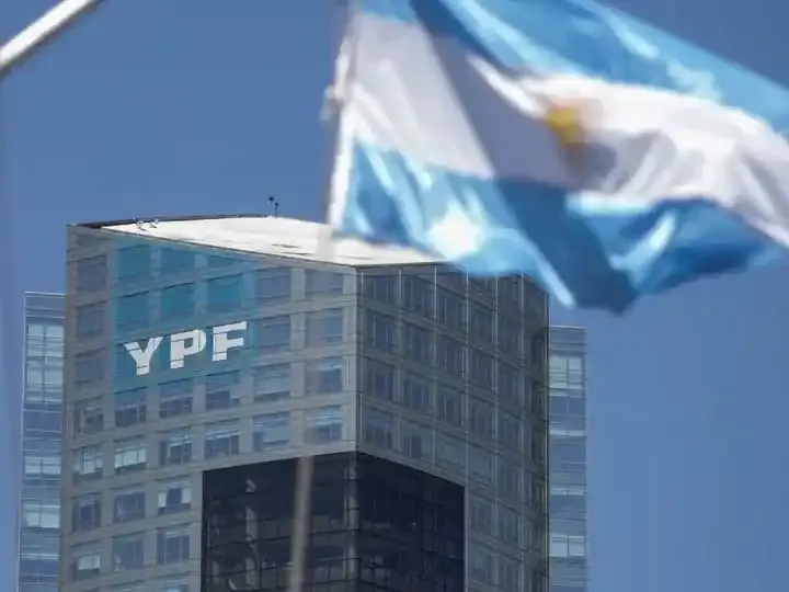 YPF aseguró que cerrará 2026 con ganancias récord y adelantó la fecha en la que se firmará el “Argentina LNG”