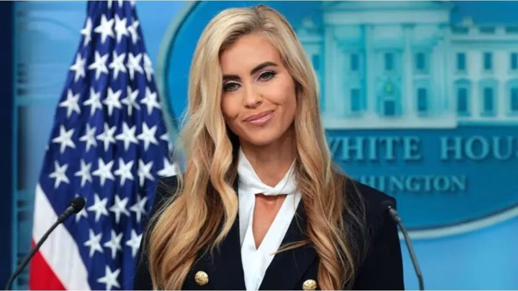Zacharia quedó bajo fuego tras su debut como vocera de Trump